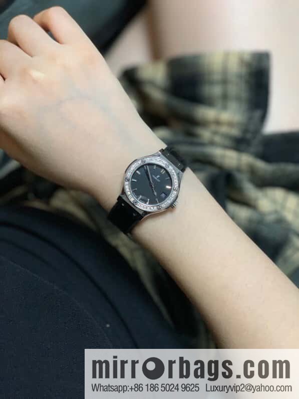 Hublot Classic Series, Hublot Women's 33mm Quartz High-End Watch
