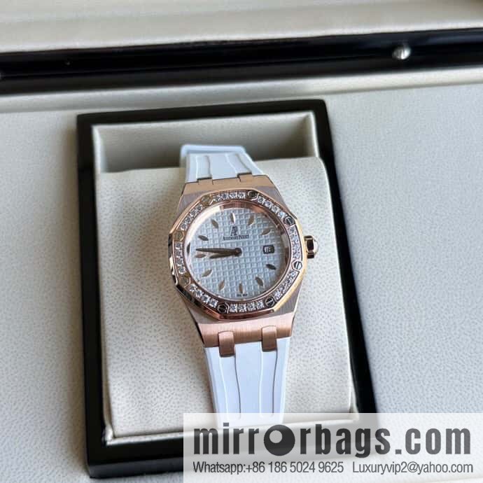 Tape RF Factory, Audemars Piguet Royal Oak Series Model 67601 Quartz Watch