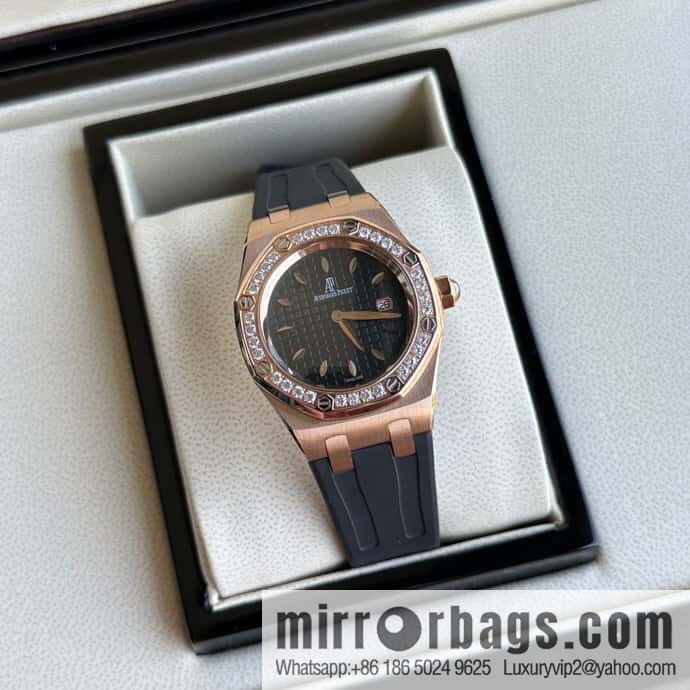 Tape RF Factory, Audemars Piguet Royal Oak Series Model 67601 Quartz Watch