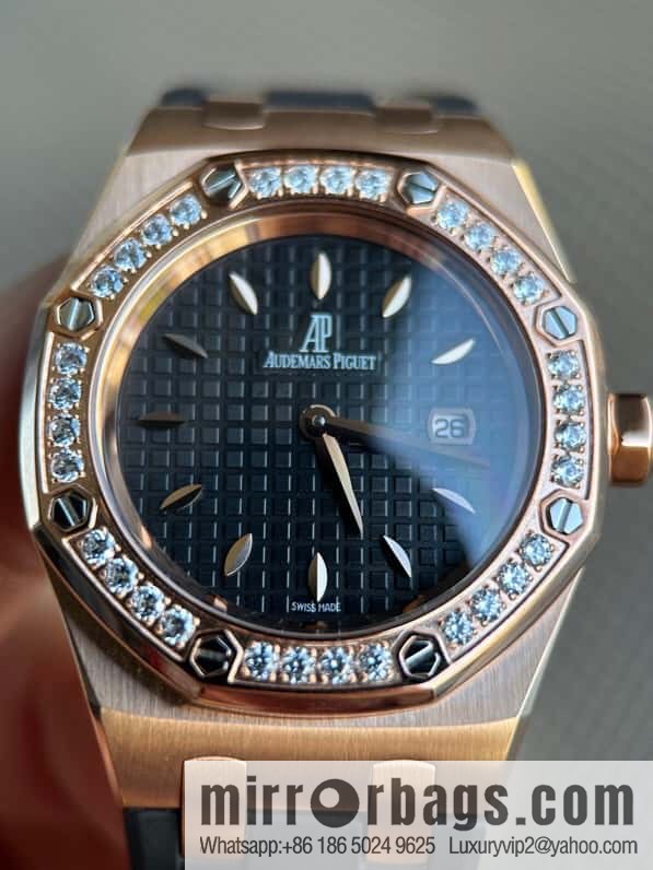 Tape RF Factory, Audemars Piguet Royal Oak Series Model 67601 Quartz Watch