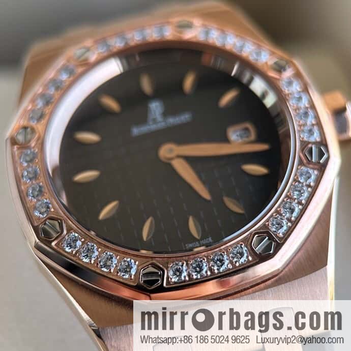 Tape RF Factory, Audemars Piguet Royal Oak Series Model 67601 Quartz Watch