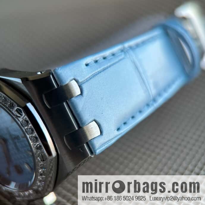 Alligator Leather RF Factory, Audemars Piguet Royal Oak Series Model 67601 Quartz Watch