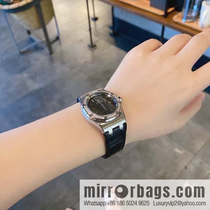 Alligator Leather RF Factory, Audemars Piguet Royal Oak Series Model 67601 Quartz Watch