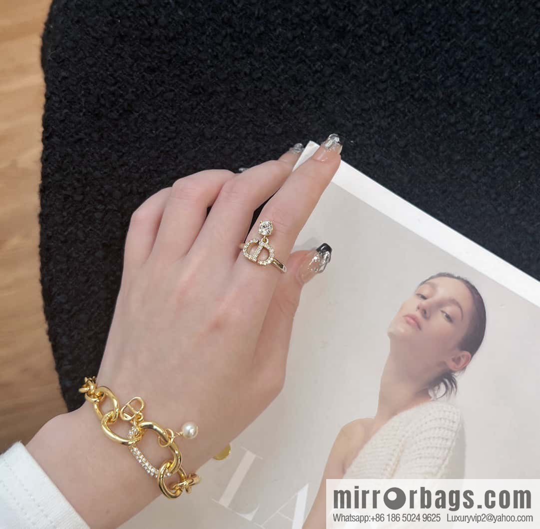 New ☑️ DIOR CD Pearl Chain Bracelet