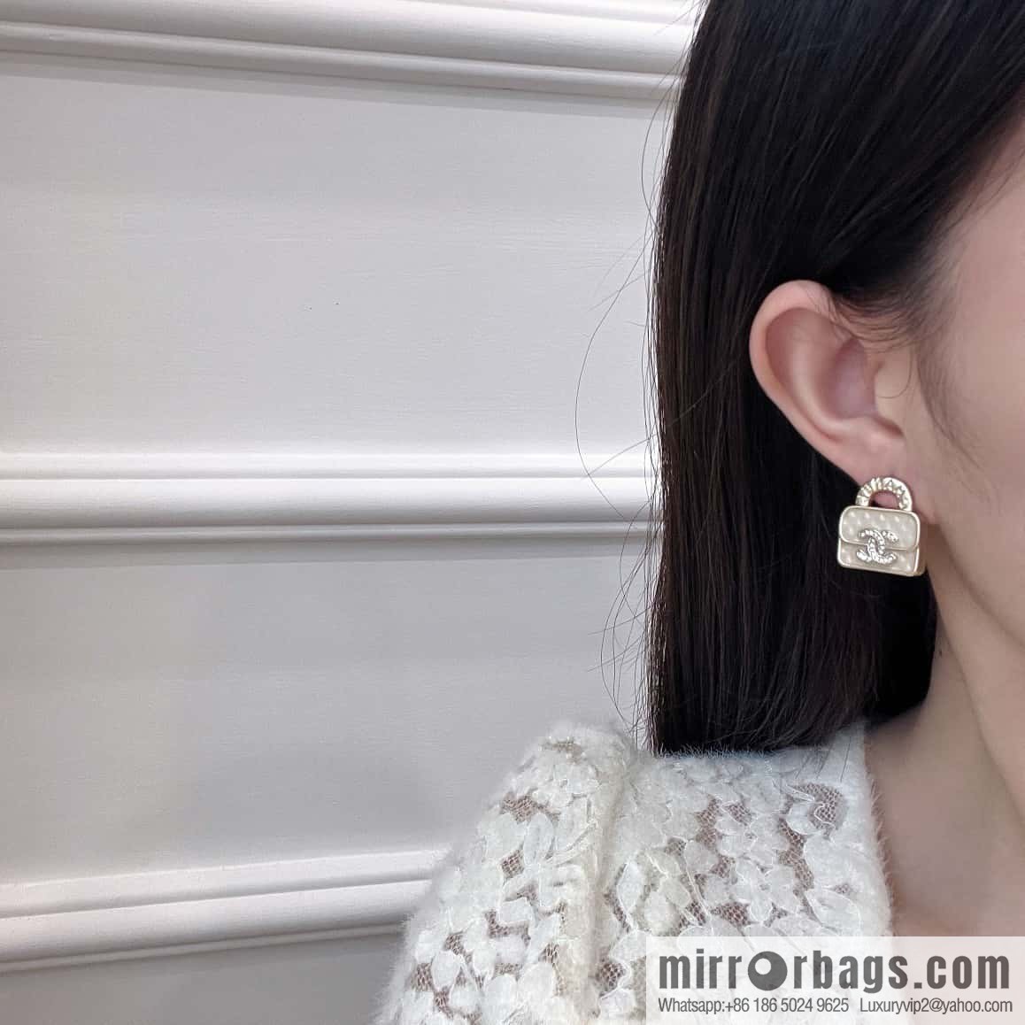❗️New ❗️ Chanel stud earrings ☀️ new ☑️ Chanel c1 double c diamond bag 👜 stud earrings ☀️