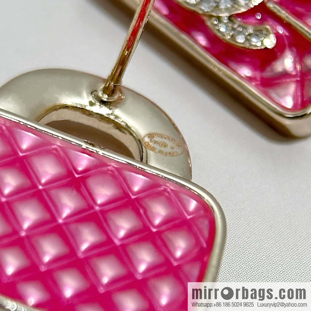 ❗️New ❗️ Chanel stud earrings ☀️ new ☑️ Chanel c1 double c diamond bag 👜 stud earrings ☀️