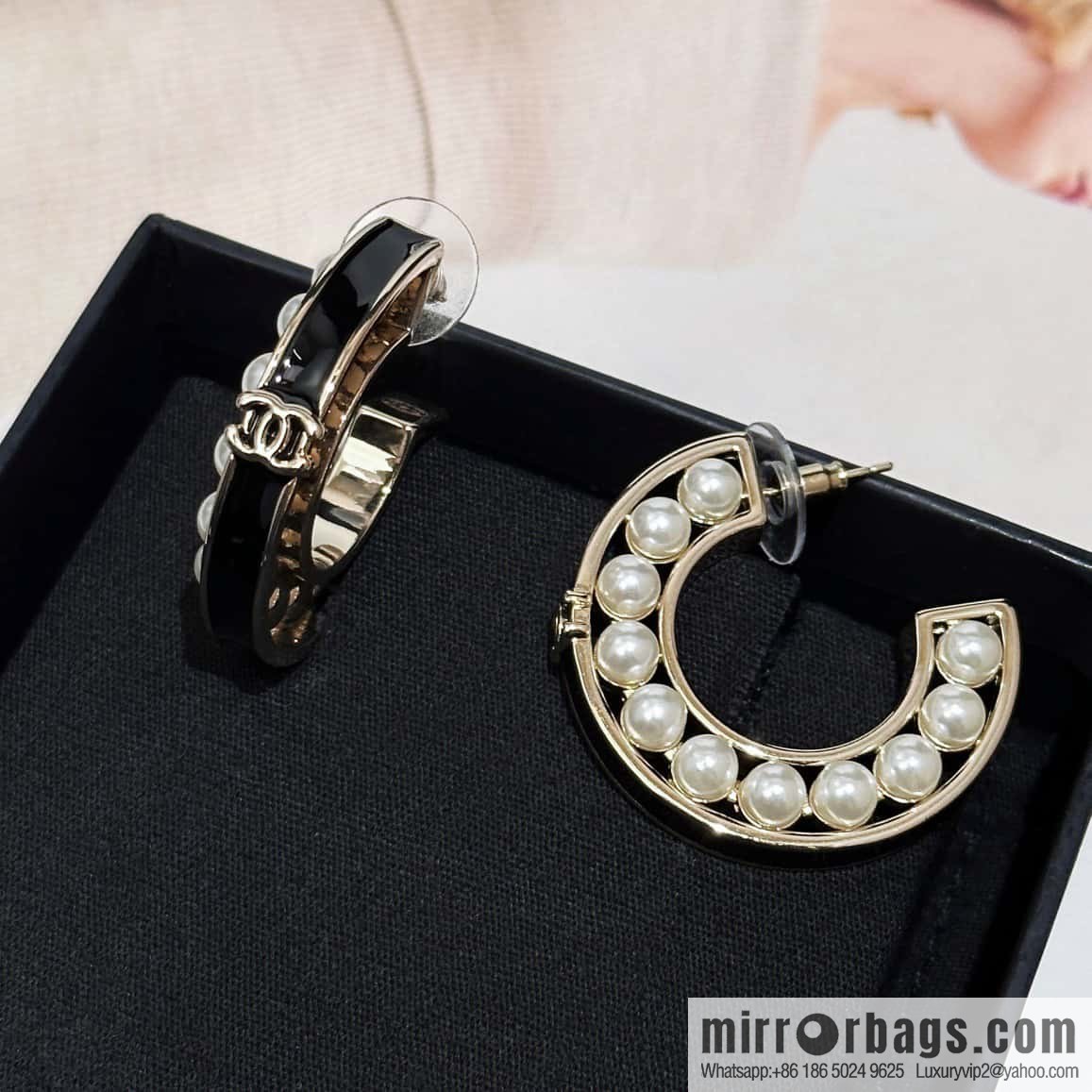 ❗️New ❗️ Chanel stud earrings ☀️ new ☑️ Chanel double c semi-round pearl stud earrings ☀️