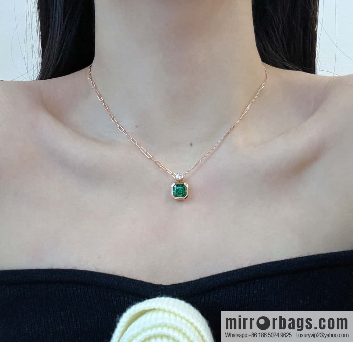 ❗️New ❗️ New ☑️ TIFFANY & Co. Tiffany Square Green Diamond Necklace