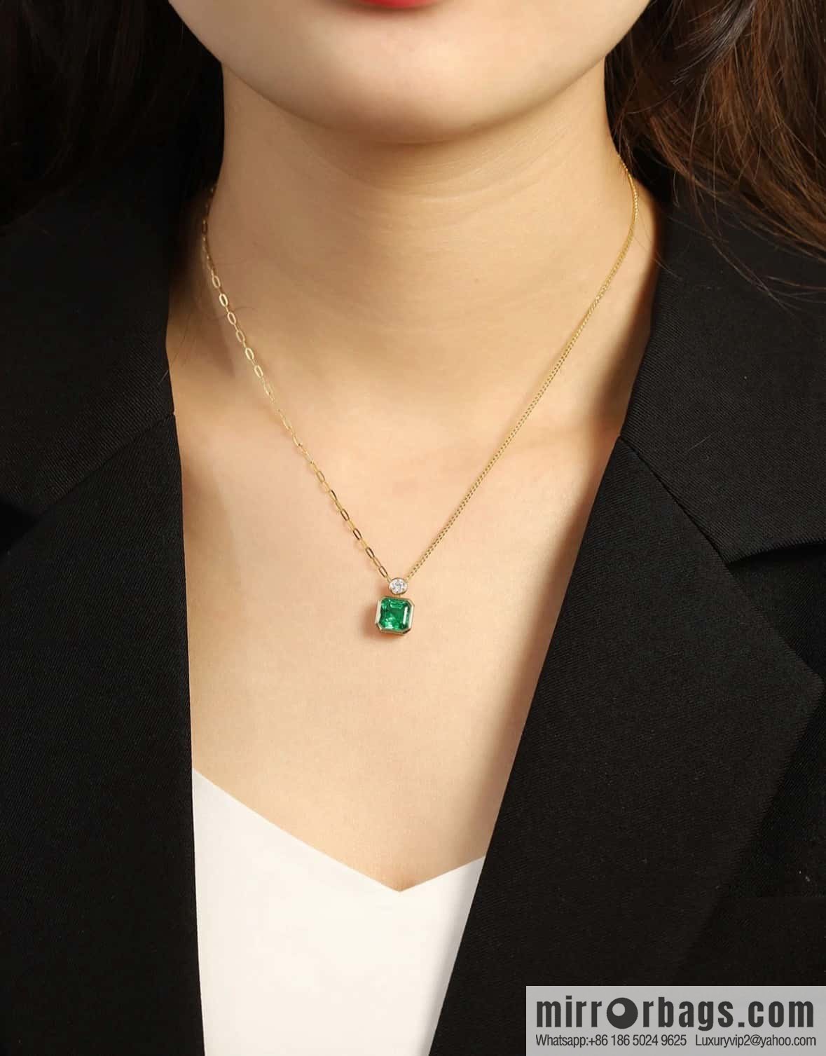 ❗️New ❗️ New ☑️ TIFFANY & Co. Tiffany Square Green Diamond Necklace