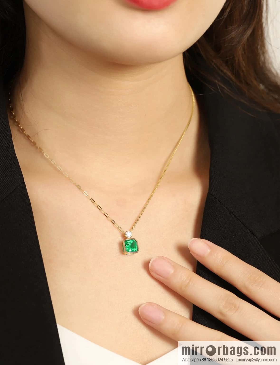 ❗️New ❗️ New ☑️ TIFFANY & Co. Tiffany Square Green Diamond Necklace