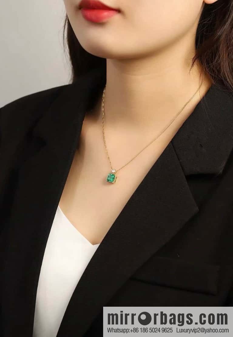 ❗️New ❗️ New ☑️ TIFFANY & Co. Tiffany Square Green Diamond Necklace