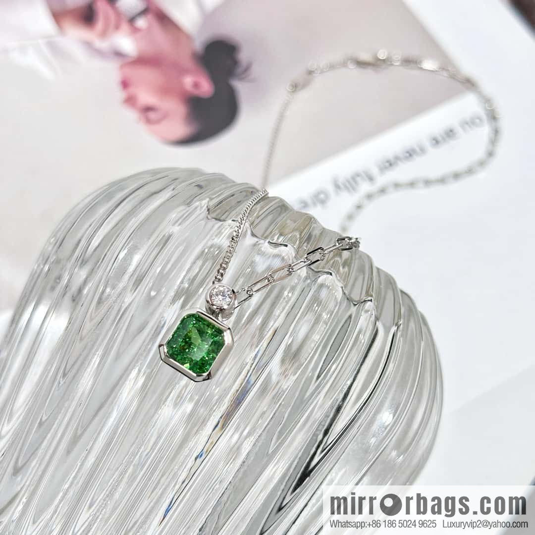 ❗️New ❗️ New ☑️ TIFFANY & Co. Tiffany Square Green Diamond Necklace