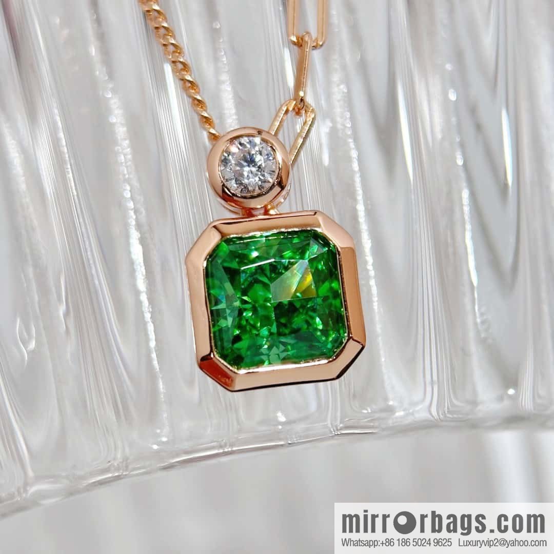 ❗️New ❗️ New ☑️ TIFFANY & Co. Tiffany Square Green Diamond Necklace