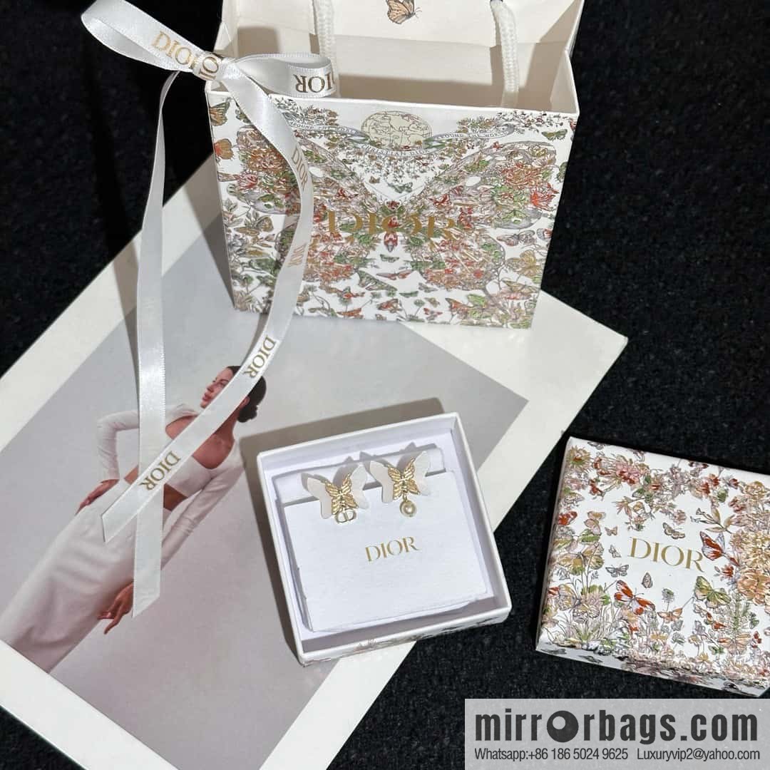 New ☑️ DIOR butterfly pearl stud earrings
