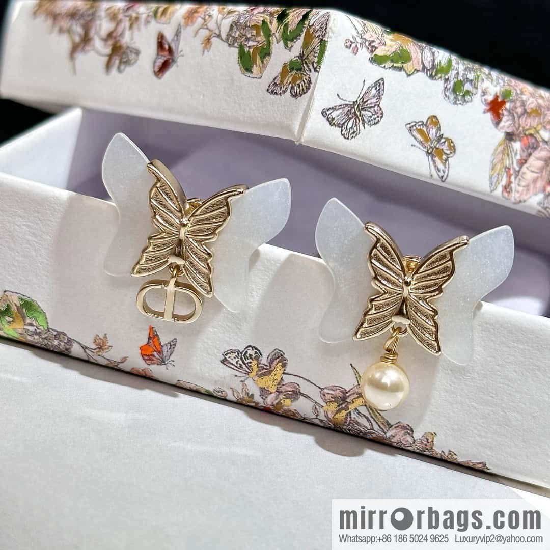 New ☑️ DIOR butterfly pearl stud earrings