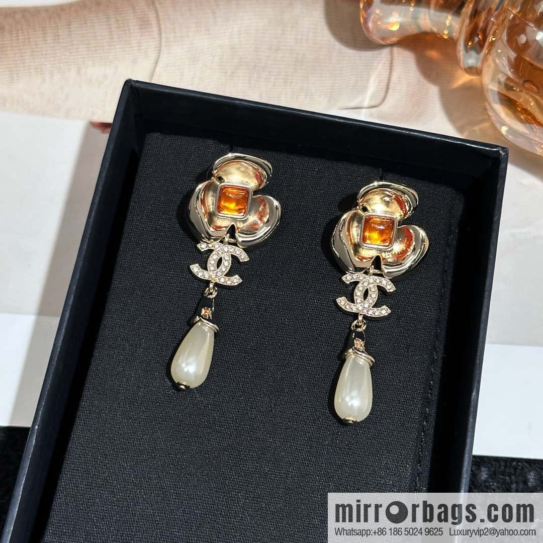 ❗️New ❗️ Chanel stud earrings ☀️ new ☑️ Chanel C3 double c camellia pearl stud earrings ☀️