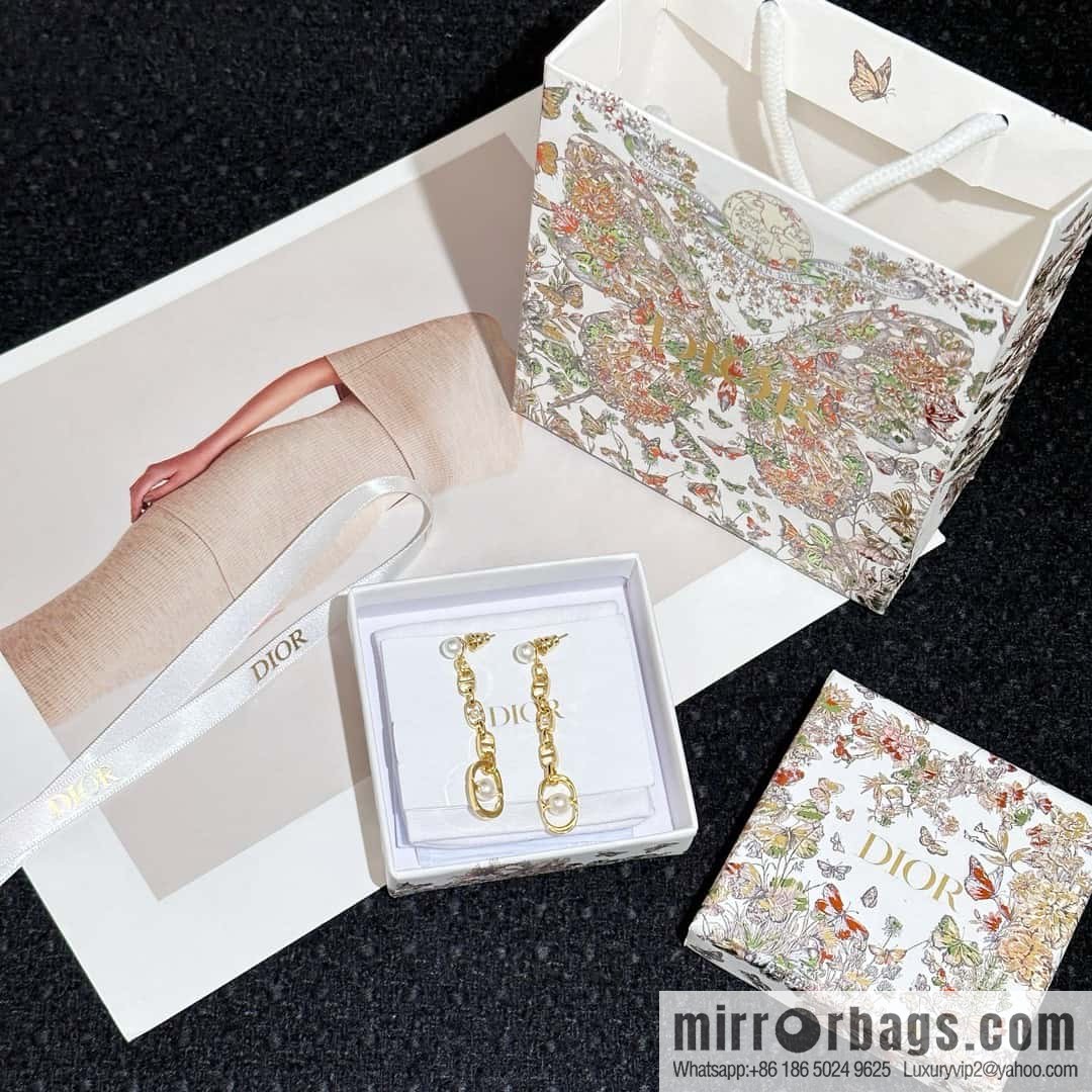 New ☑️ DiorCD pearl stud earrings