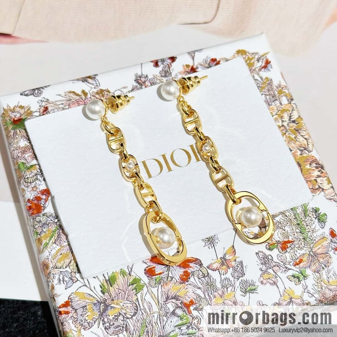 New ☑️ DiorCD pearl stud earrings