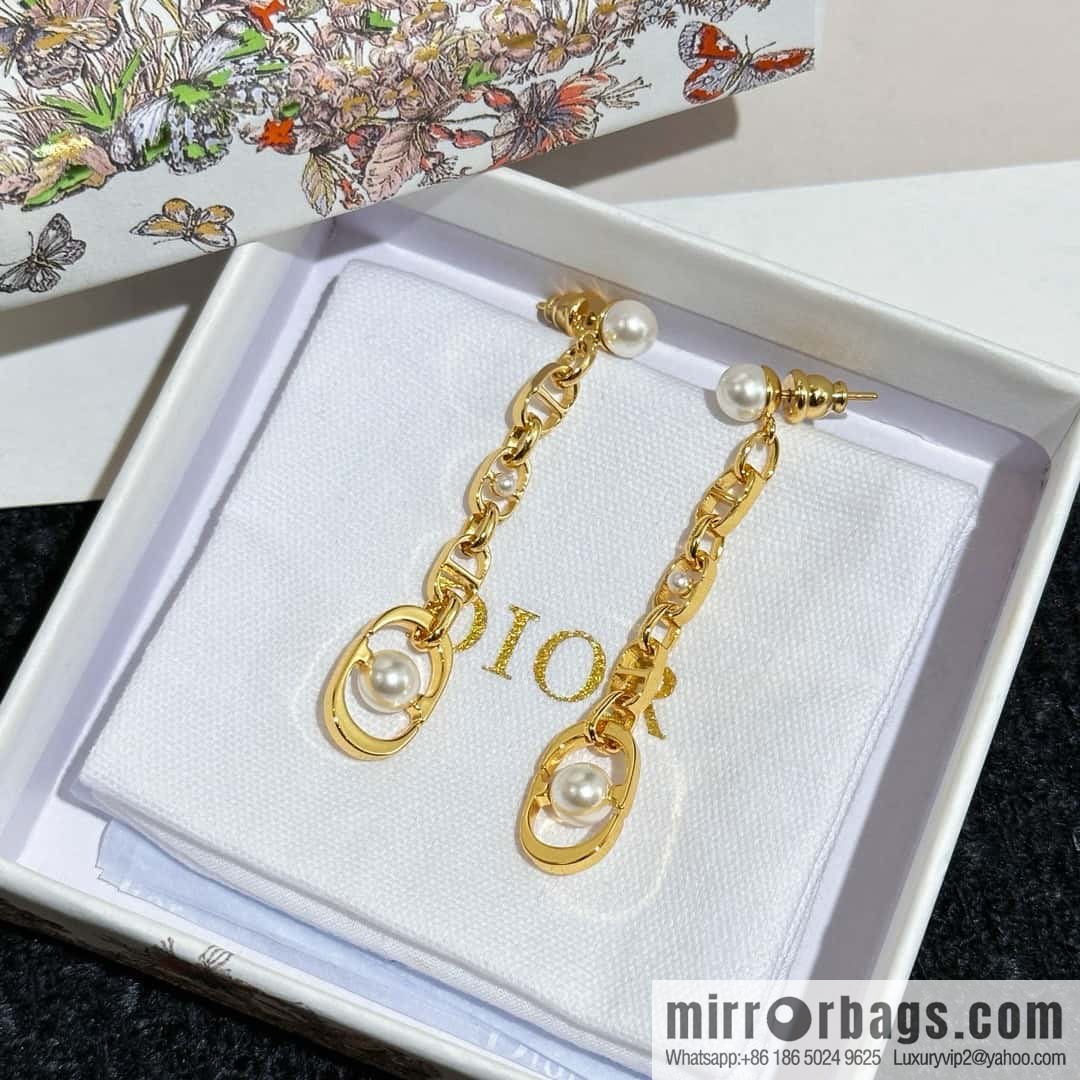 New ☑️ DiorCD pearl stud earrings