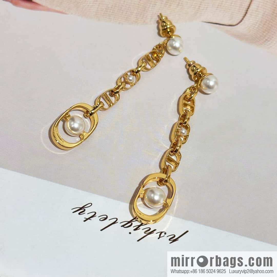 New ☑️ DiorCD pearl stud earrings