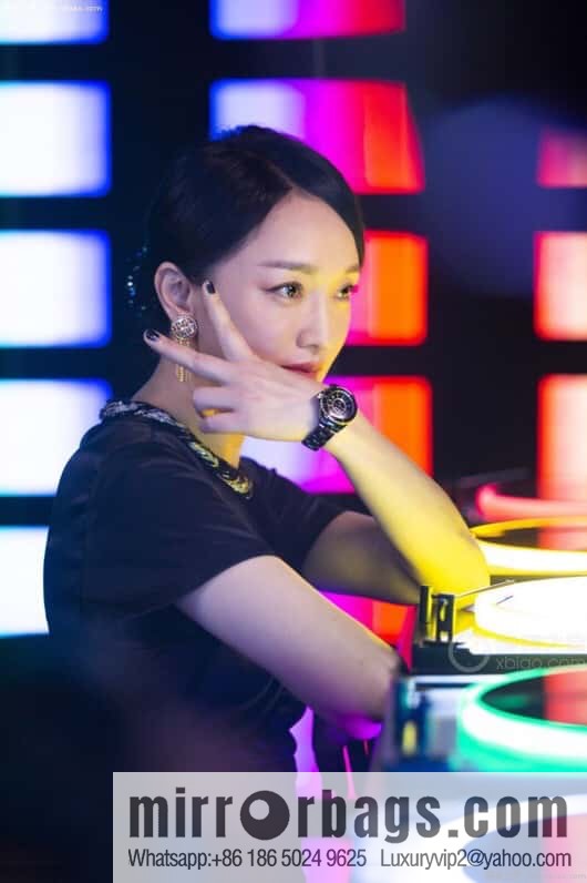 Chanel J12 series color neon Swiss original imported counter ETA movement 33mm watch diameter women's watch