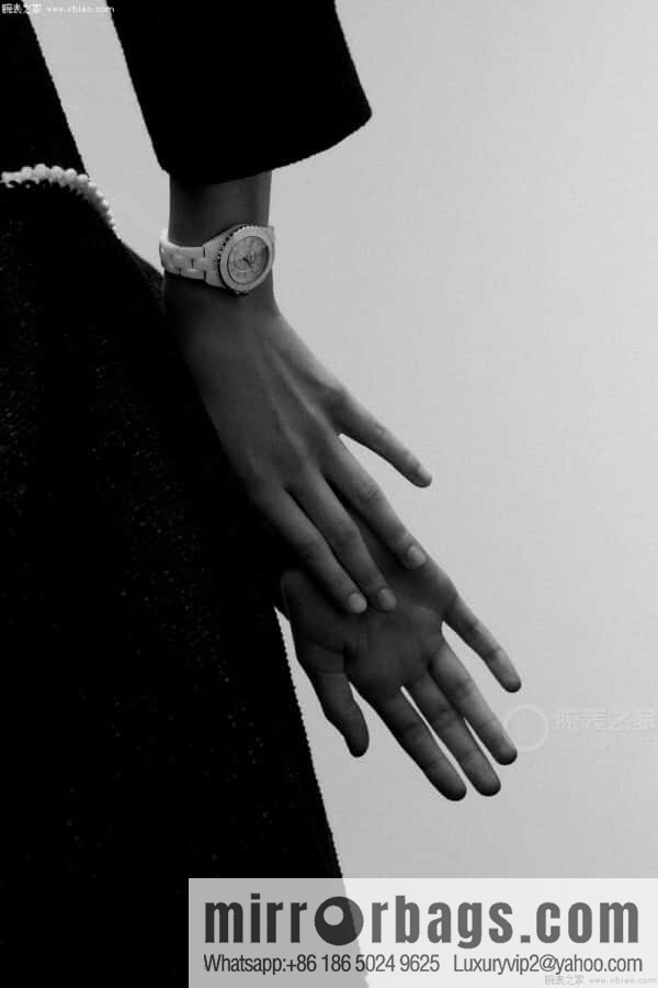 Chanel J12 series color neon Swiss original imported counter ETA movement 33mm watch diameter women's watch