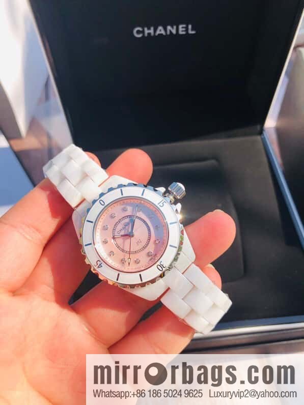 Women's model, official synchronization, and higher quality, the new H5698 brand Chanel series J12 movement type quartz gender women's quartz appearance details table diameter 33 mm
