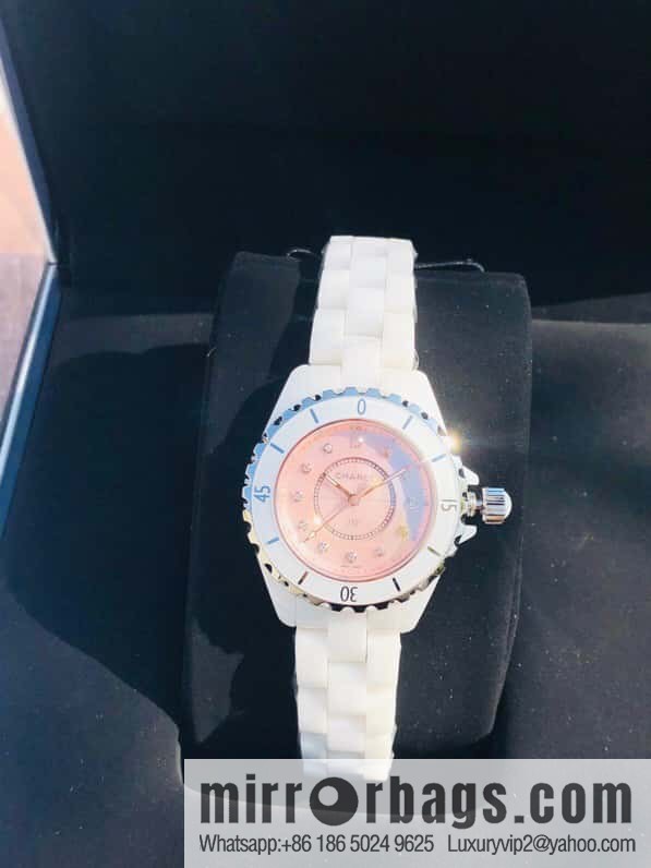 Women's model, official synchronization, and higher quality, the new H5698 brand Chanel series J12 movement type quartz gender women's quartz appearance details table diameter 33 mm