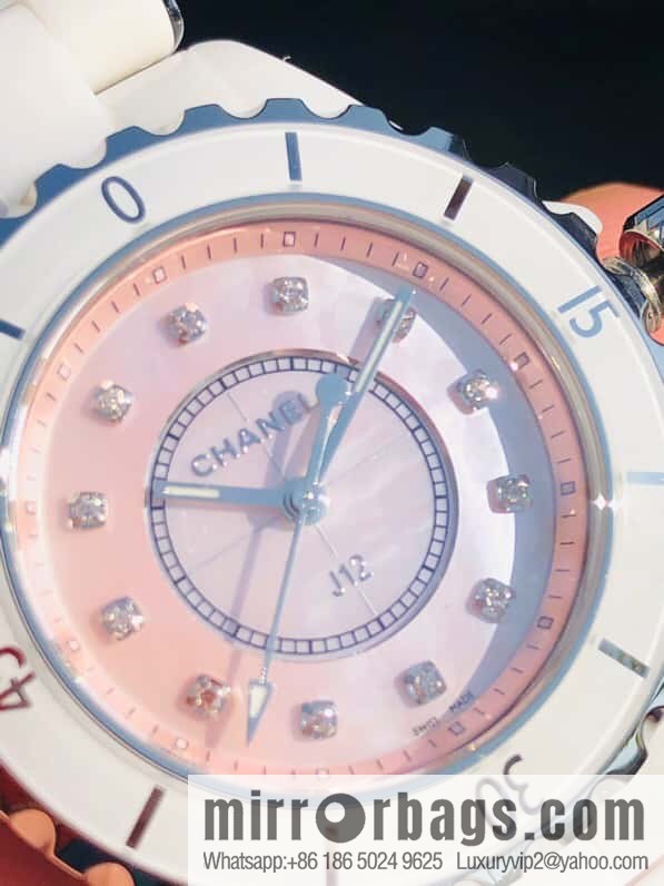 Women's model, official synchronization, and higher quality, the new H5698 brand Chanel series J12 movement type quartz gender women's quartz appearance details table diameter 33 mm