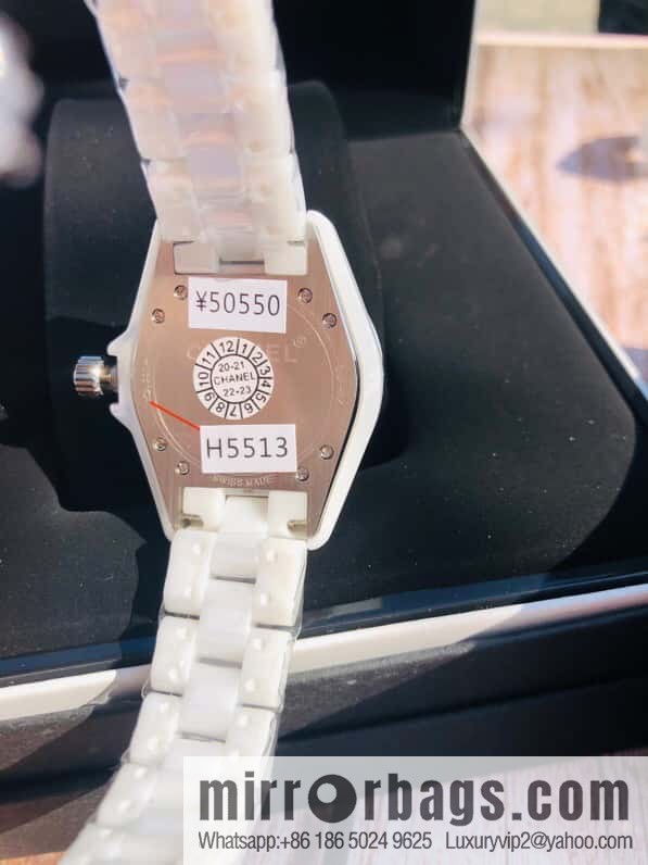 Women's model, official synchronization, and higher quality, the new H5698 brand Chanel series J12 movement type quartz gender women's quartz appearance details table diameter 33 mm