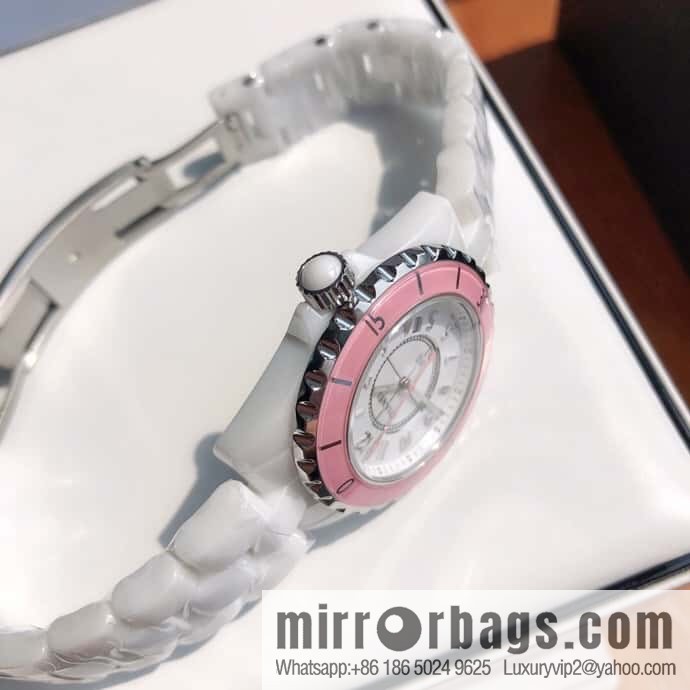 Women's model, official synchronization, and higher quality, the new H5698 brand Chanel series J12 movement type quartz gender women's quartz appearance details table diameter 33 mm