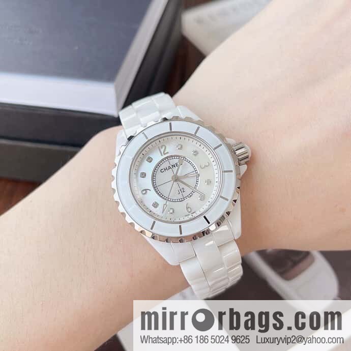 Women's model, official synchronization, and higher quality, the new H5698 brand Chanel series J12 movement type quartz gender women's quartz appearance details table diameter 33 mm