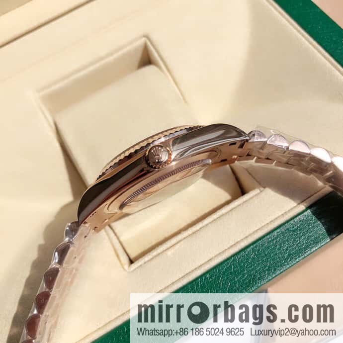 Rolex log type, the whole body is wrapped in 18k gold, the watch diameter is 41mm, and the original Swiss eta-2836 movement watch is loaded.