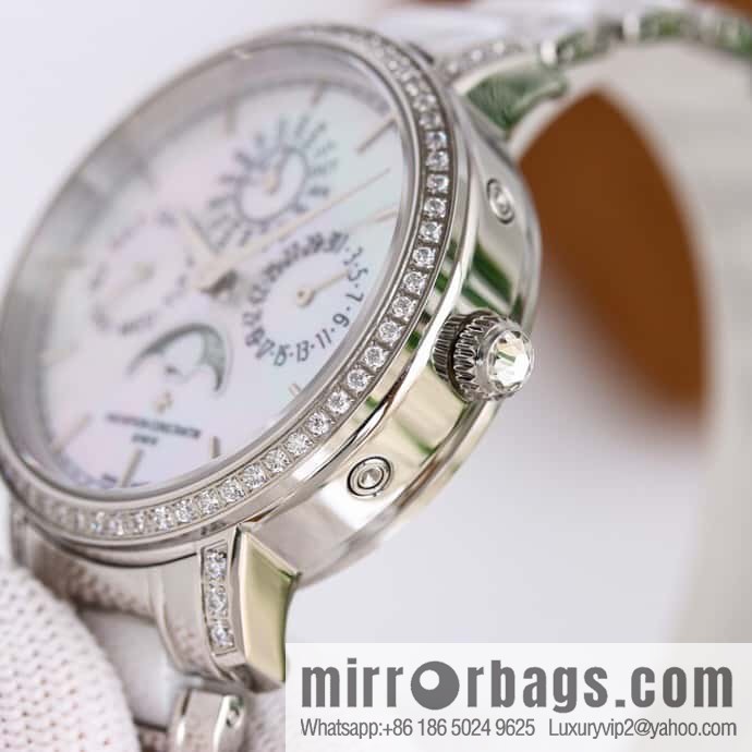 Vacheron Constantin Traditionnelle series perpetual calendar 36.5 mm diameter watch model: 4305T/000R-B947