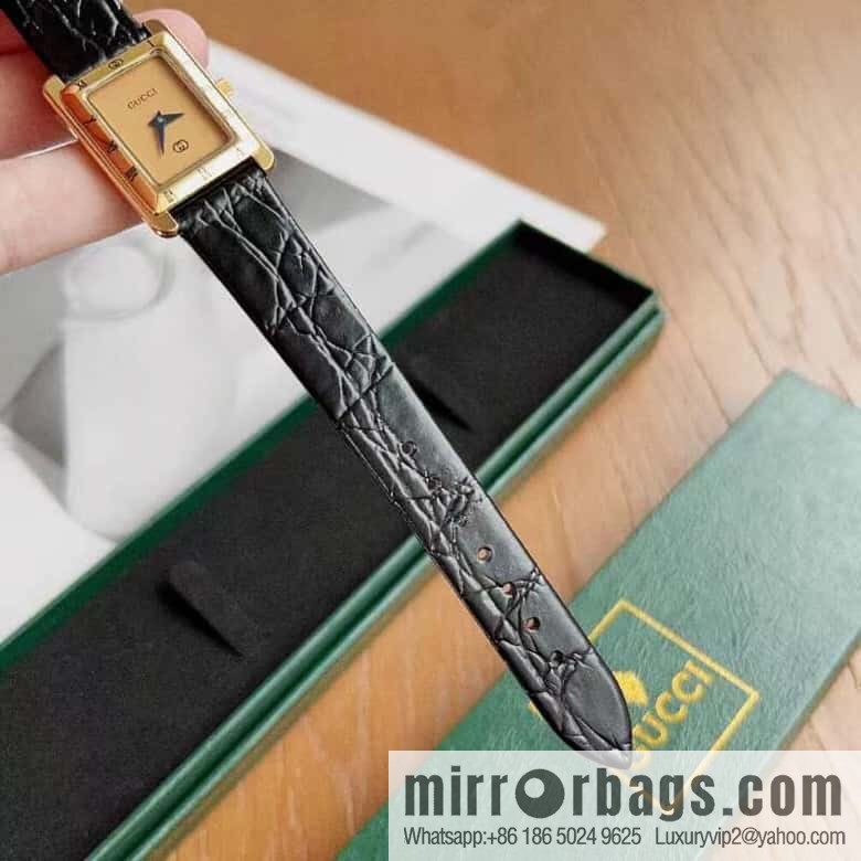 Gucci GUCCI 4200L Medieval Super Fashion Ladies Watch