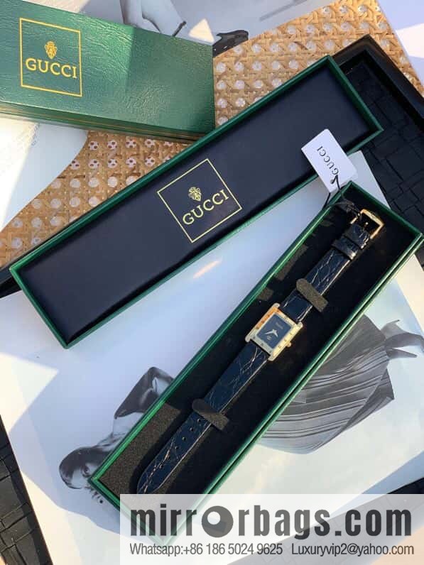 Gucci GUCCI 4200L Medieval Super Fashion Ladies Watch