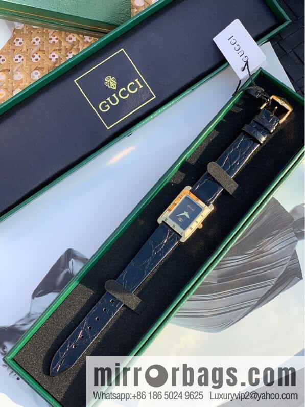 Gucci GUCCI 4200L Medieval Super Fashion Ladies Watch