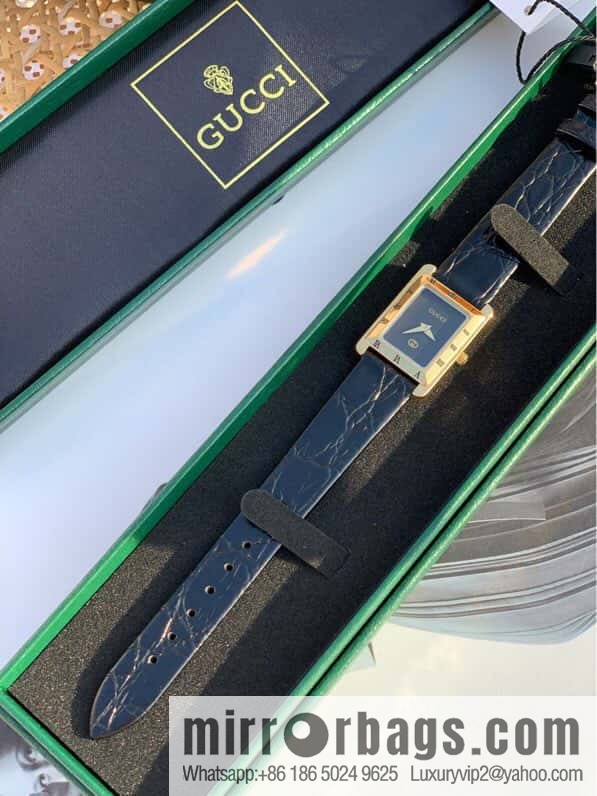 Gucci GUCCI 4200L Medieval Super Fashion Ladies Watch
