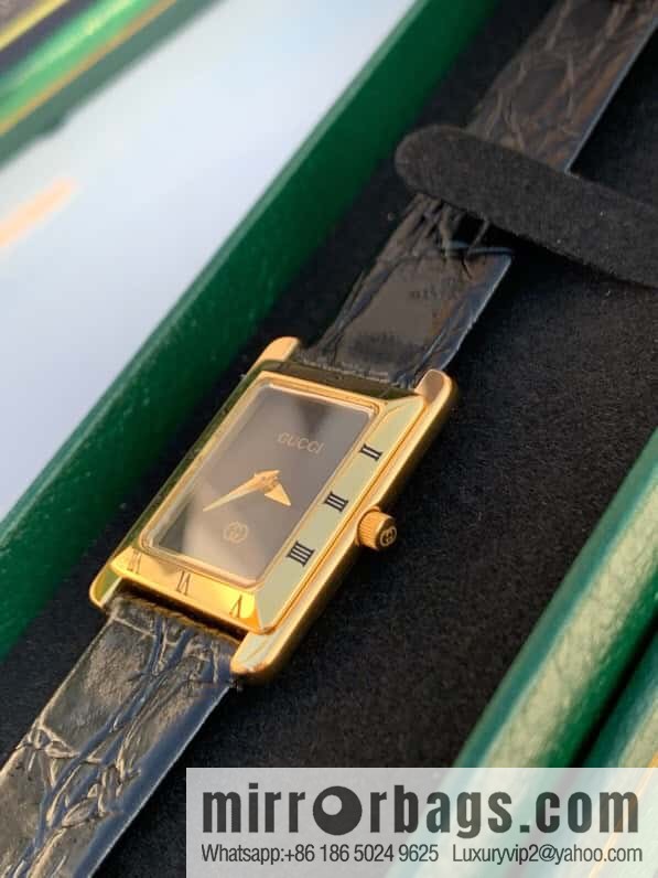 Gucci GUCCI 4200L Medieval Super Fashion Ladies Watch