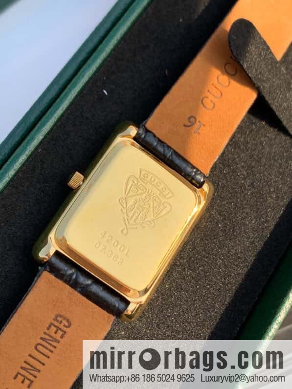 Gucci GUCCI 4200L Medieval Super Fashion Ladies Watch