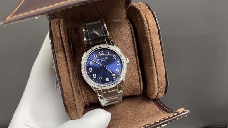 Patek Philippe TWENTY~ 4 Series 7300 Watch 324SC Self-winding Movement