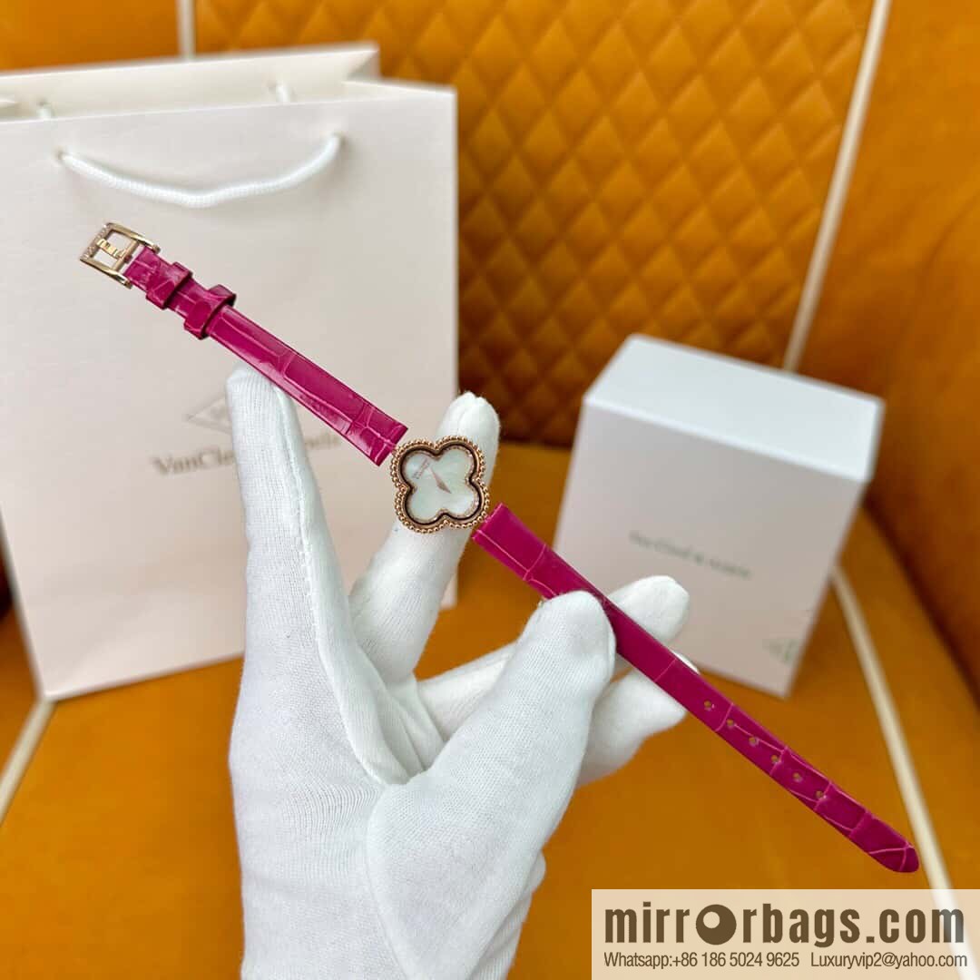Van Cleef & Arpels ALHAMBRA series, model: VCARO8WSOO original Swiss quartz movement of the same model