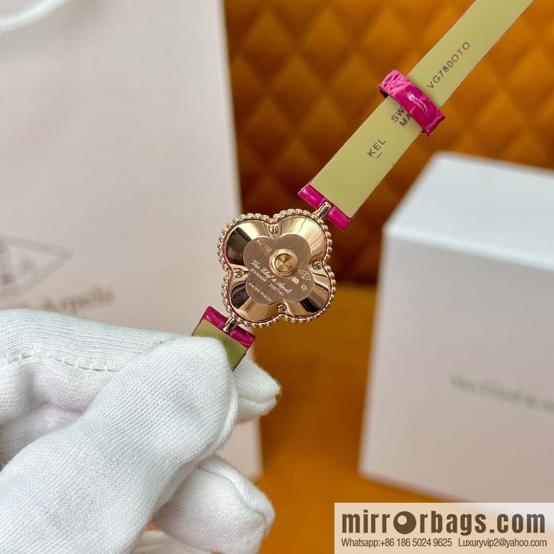 Van Cleef & Arpels ALHAMBRA series, model: VCARO8WSOO original Swiss quartz movement of the same model