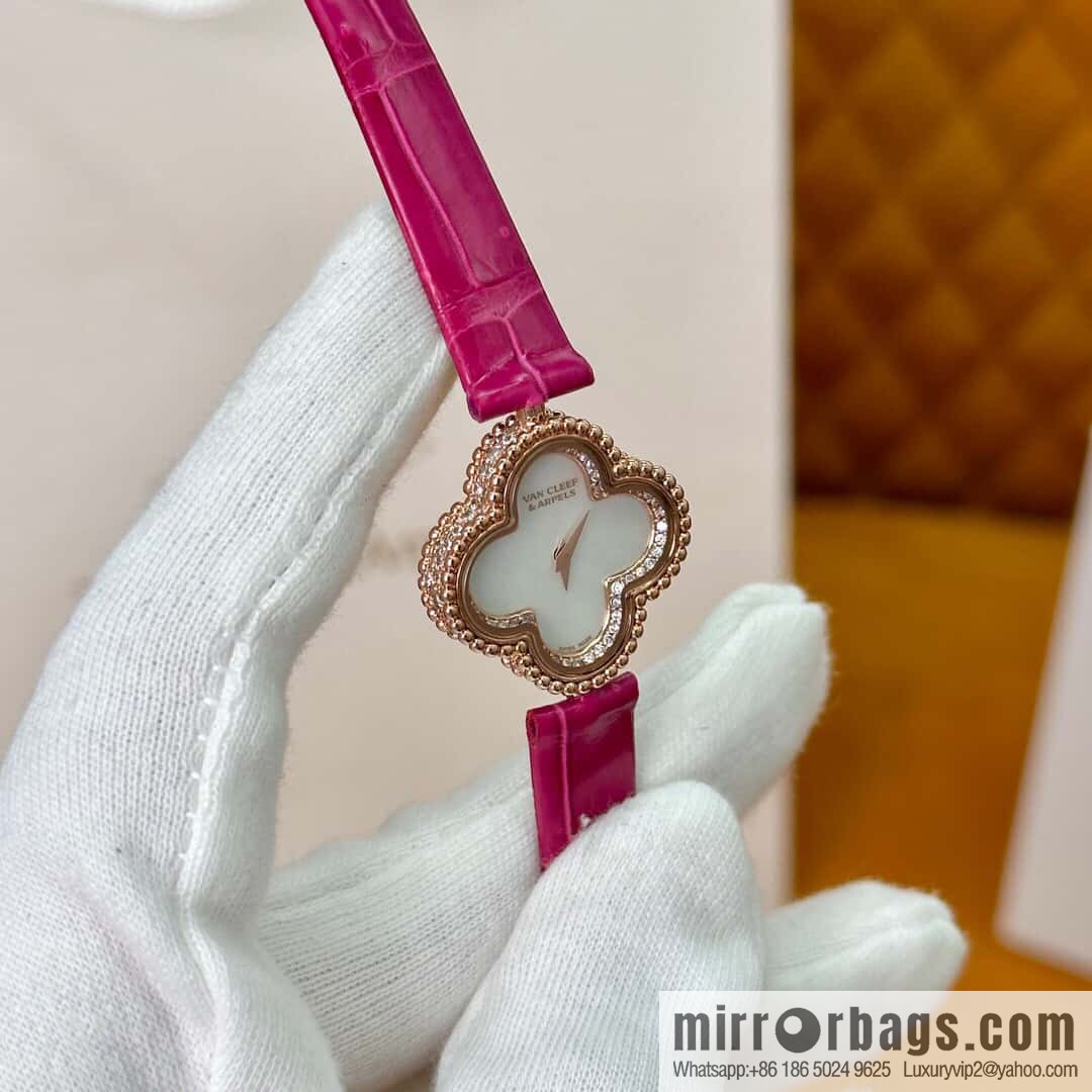 Van Cleef & Arpels ALHAMBRA series, model: VCARO8WSOO original Swiss quartz movement of the same model