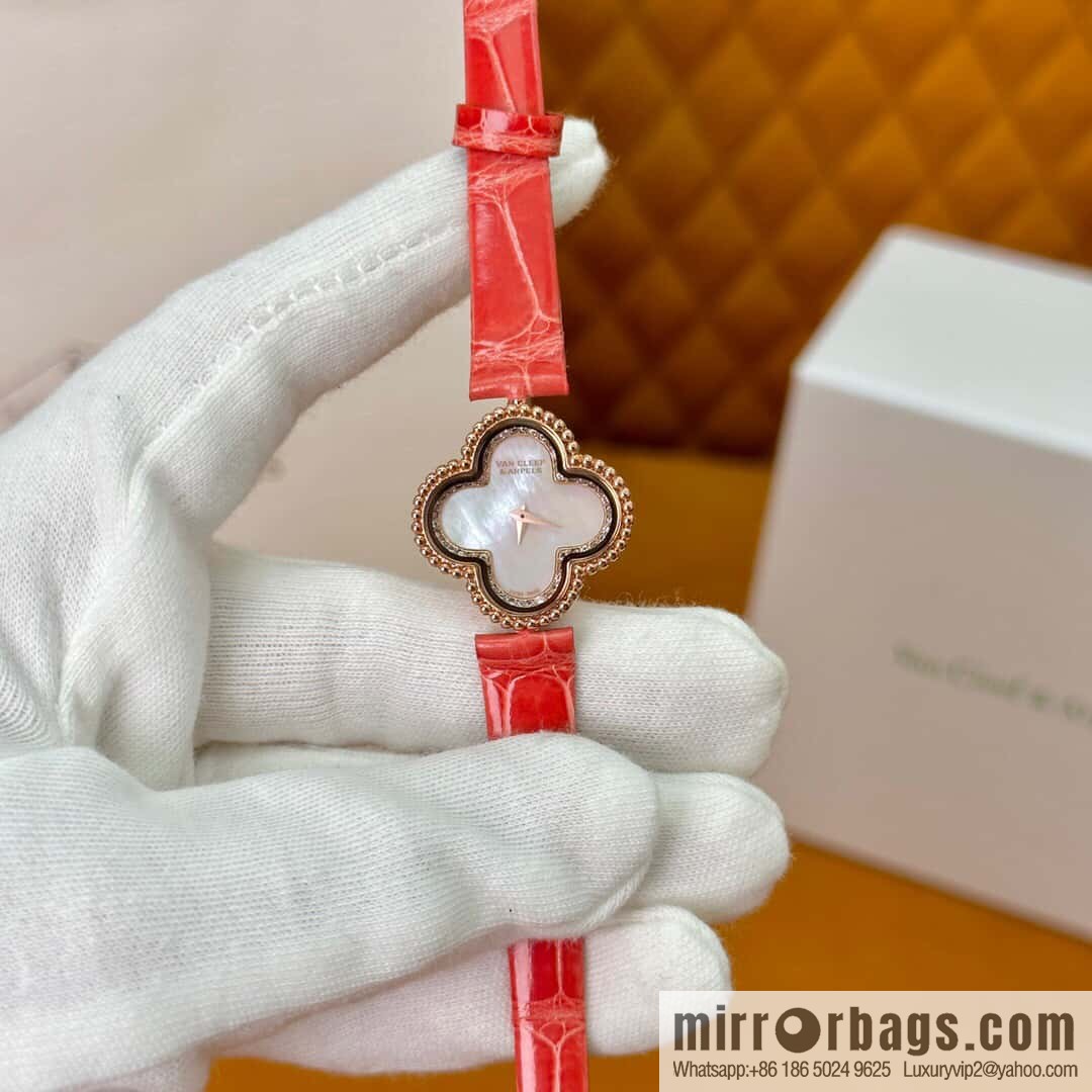 Van Cleef & Arpels ALHAMBRA series, model: VCARO8WSOO original Swiss quartz movement of the same model