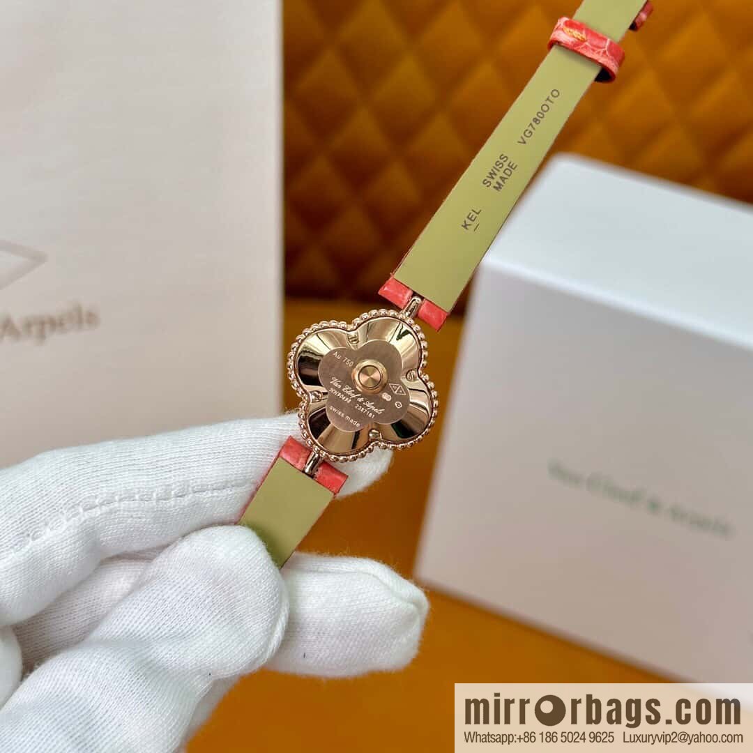 Van Cleef & Arpels ALHAMBRA series, model: VCARO8WSOO original Swiss quartz movement of the same model