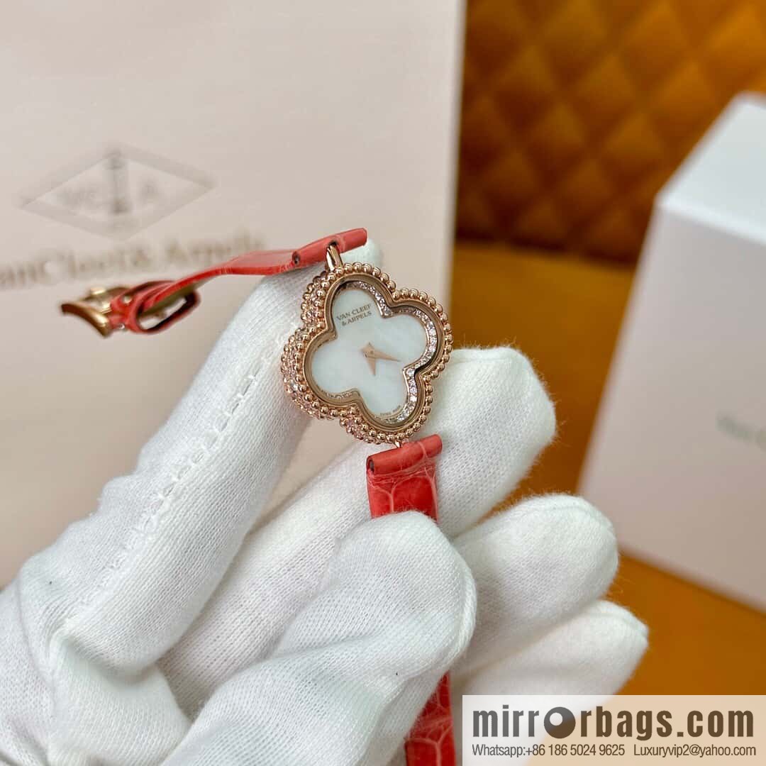 Van Cleef & Arpels ALHAMBRA series, model: VCARO8WSOO original Swiss quartz movement of the same model