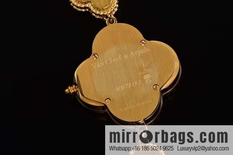 Van Cleef & Arpels -𝐕𝐚𝐧 𝐂𝐥𝐞𝐞𝐟 & 𝐀𝐫𝐩𝐞𝐥𝐬 Alhambra bracelet Swiss quartz watch