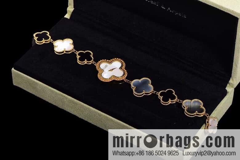Van Cleef & Arpels -𝐕𝐚𝐧 𝐂𝐥𝐞𝐞𝐟 & 𝐀𝐫𝐩𝐞𝐥𝐬 Alhambra bracelet Swiss quartz watch