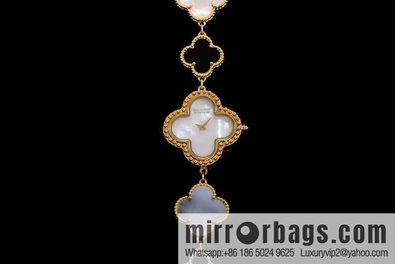 Van Cleef & Arpels -𝐕𝐚𝐧 𝐂𝐥𝐞𝐞𝐟 & 𝐀𝐫𝐩𝐞𝐥𝐬 Alhambra bracelet Swiss quartz watch